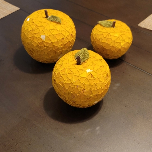 Decor - Picture 7 of 8